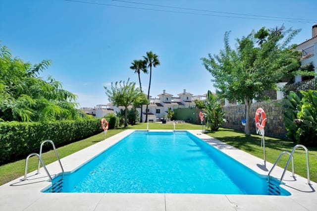 4 bedroom Terraced Villa for sale in Estepona with pool garage - € 649,000 (Ref: 9474437)