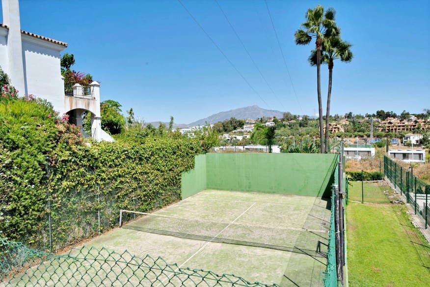 4 bedroom Terraced Villa for sale in Estepona with pool garage - € 649,000 (Ref: 9474437)