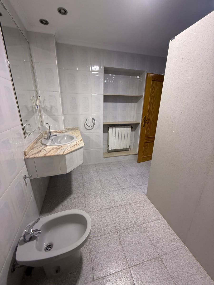 5 sovrum Hus till salu i Onil med garage - 120 000 € (Ref: 10029086)