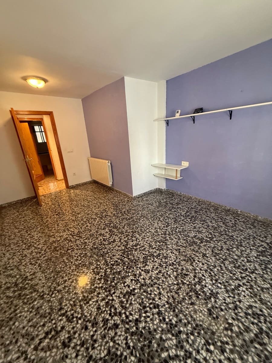 5 sovrum Hus till salu i Onil med garage - 120 000 € (Ref: 10029086)