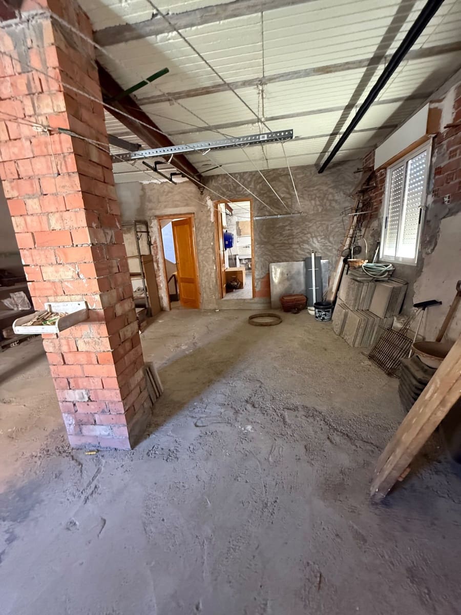 5 sovrum Hus till salu i Onil med garage - 120 000 € (Ref: 10029086)