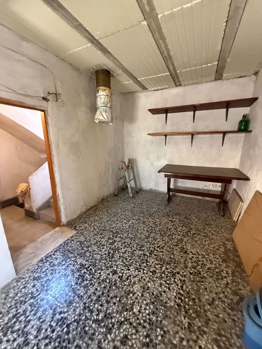 5 sovrum Hus till salu i Onil med garage - 120 000 € (Ref: 10029086)
