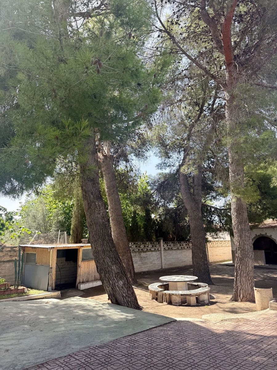 4 Zimmer Villa zu verkaufen in Villena mit Pool Garage - 210.000 € (Ref: 10033471)