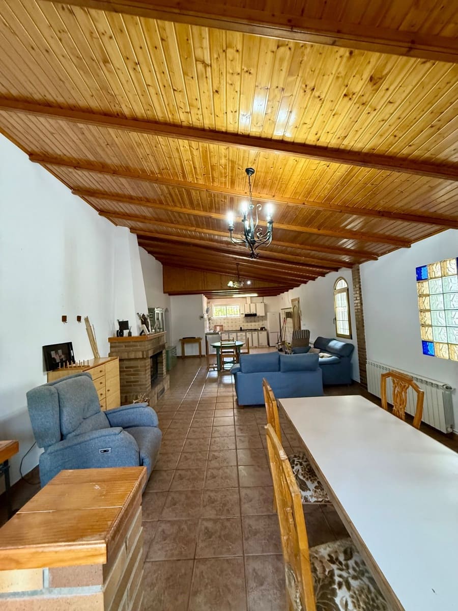 4 Zimmer Villa zu verkaufen in Villena mit Pool Garage - 210.000 € (Ref: 10033471)
