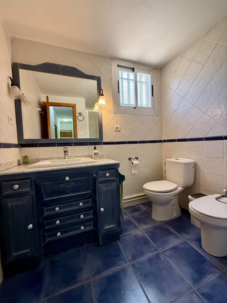 4 Zimmer Villa zu verkaufen in Villena mit Pool Garage - 210.000 € (Ref: 10033471)