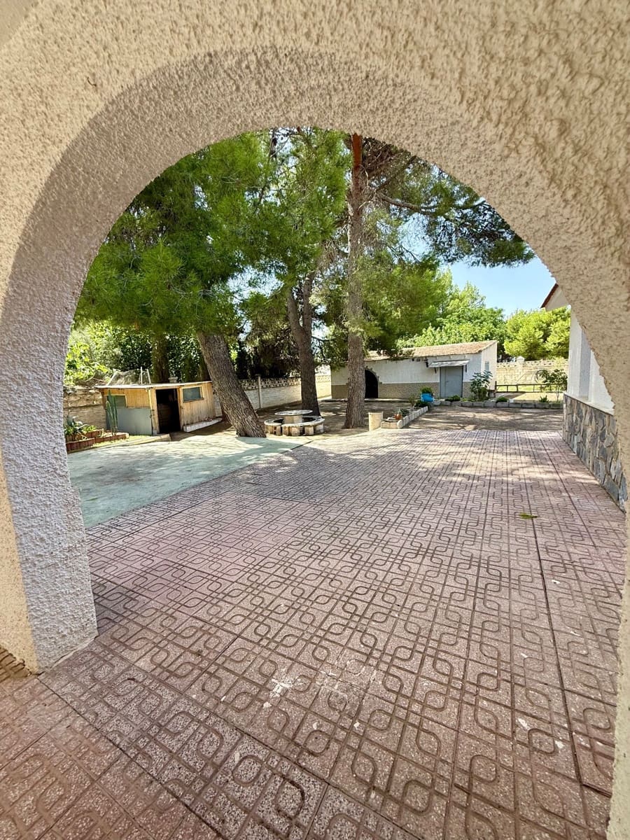 4 Zimmer Villa zu verkaufen in Villena mit Pool Garage - 210.000 € (Ref: 10033471)