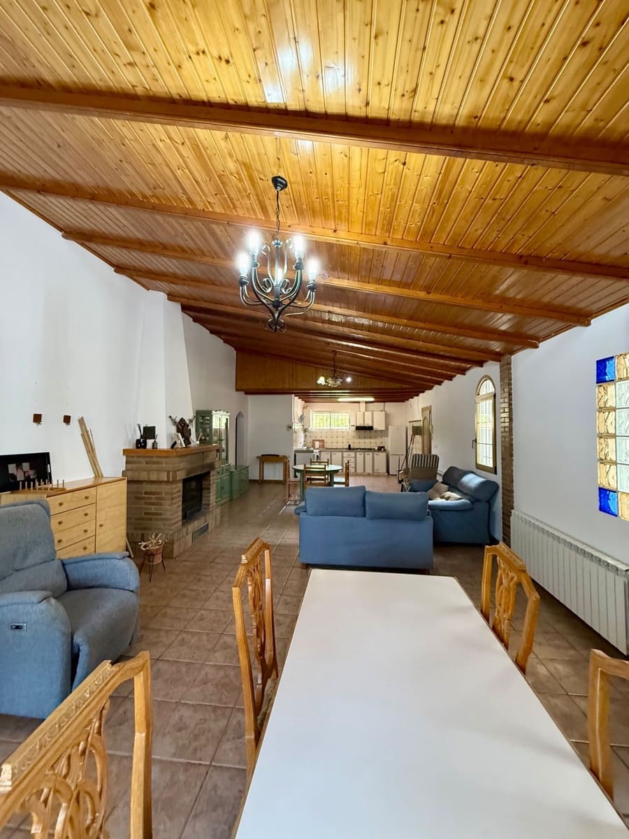 4 Zimmer Villa zu verkaufen in Villena mit Pool Garage - 210.000 € (Ref: 10033471)