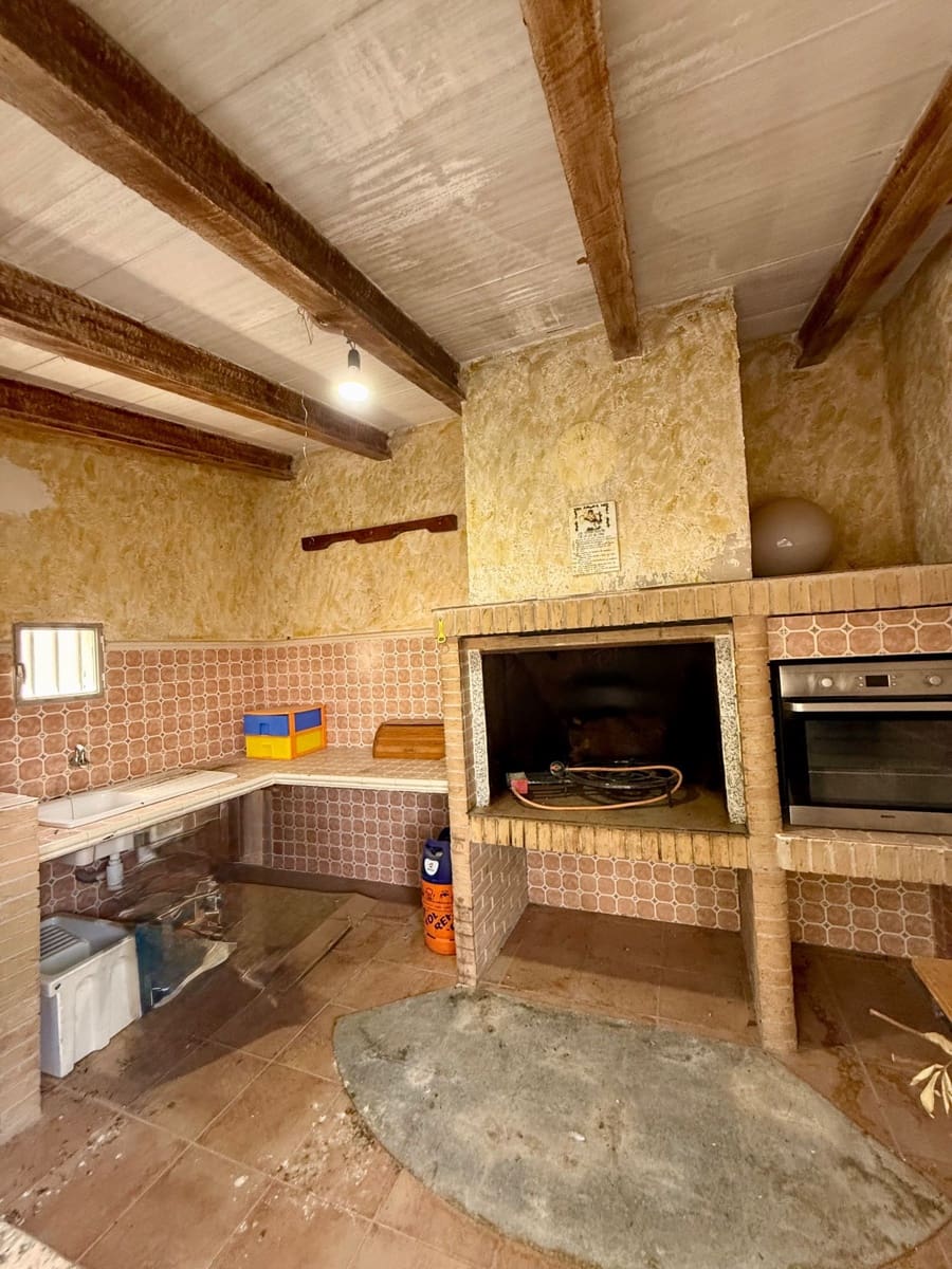 4 Zimmer Villa zu verkaufen in Villena mit Pool Garage - 210.000 € (Ref: 10033471)