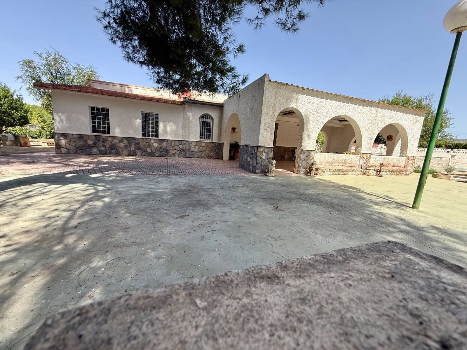 4 Zimmer Villa zu verkaufen in Villena mit Pool Garage - 210.000 € (Ref: 10033471)