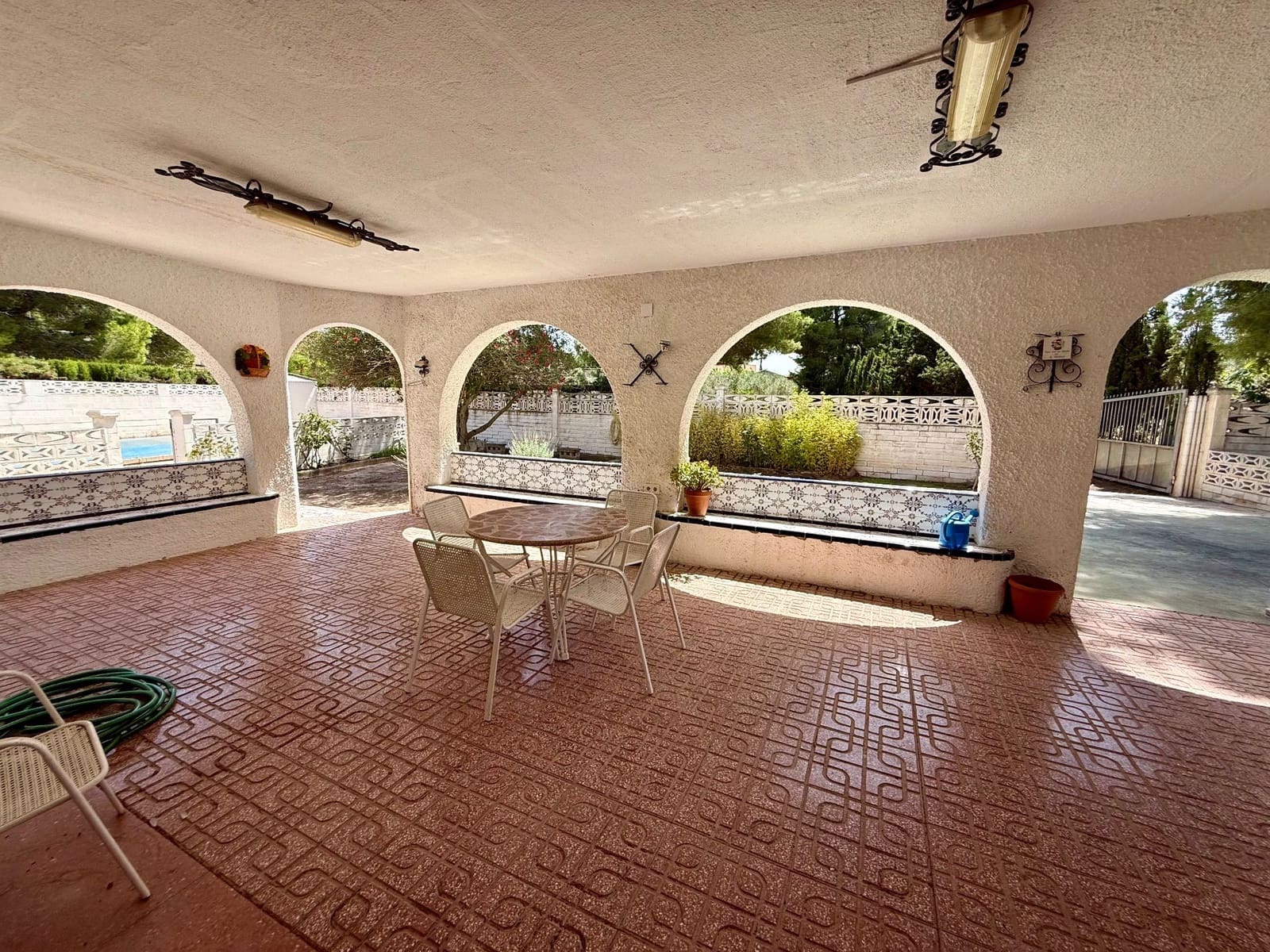 4 Zimmer Villa zu verkaufen in Villena mit Pool Garage - 210.000 € (Ref: 10033471)