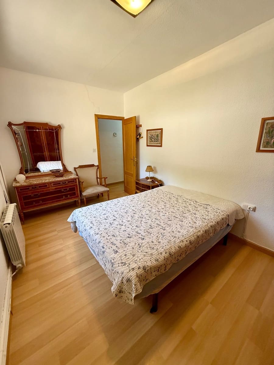 4 bedroom Villa for sale in Biar with pool garage - € 210,000 (Ref: 10033473)
