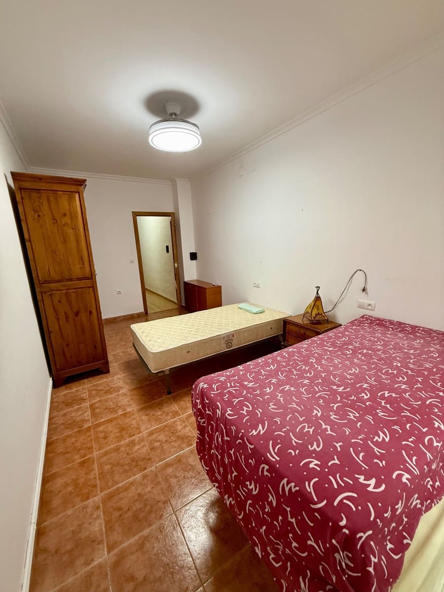 4 bedroom Villa for sale in Biar with pool garage - € 210,000 (Ref: 10033473)