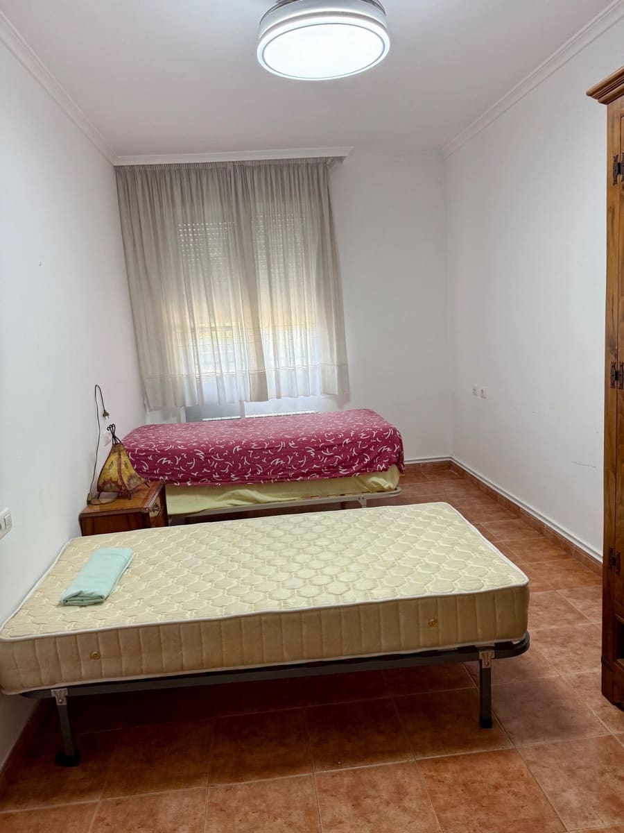 4 bedroom Villa for sale in Biar with pool garage - € 210,000 (Ref: 10033473)