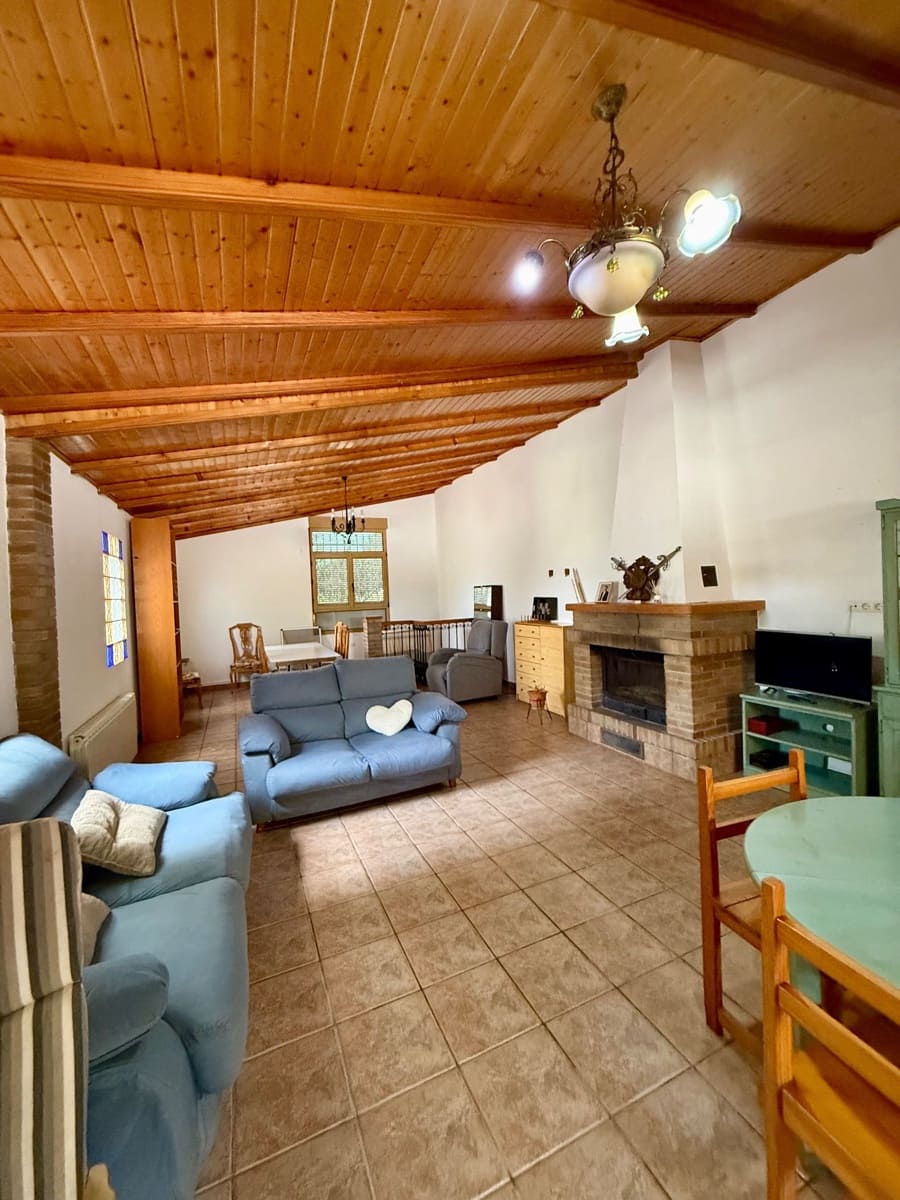 4 bedroom Villa for sale in Biar with pool garage - € 210,000 (Ref: 10033473)