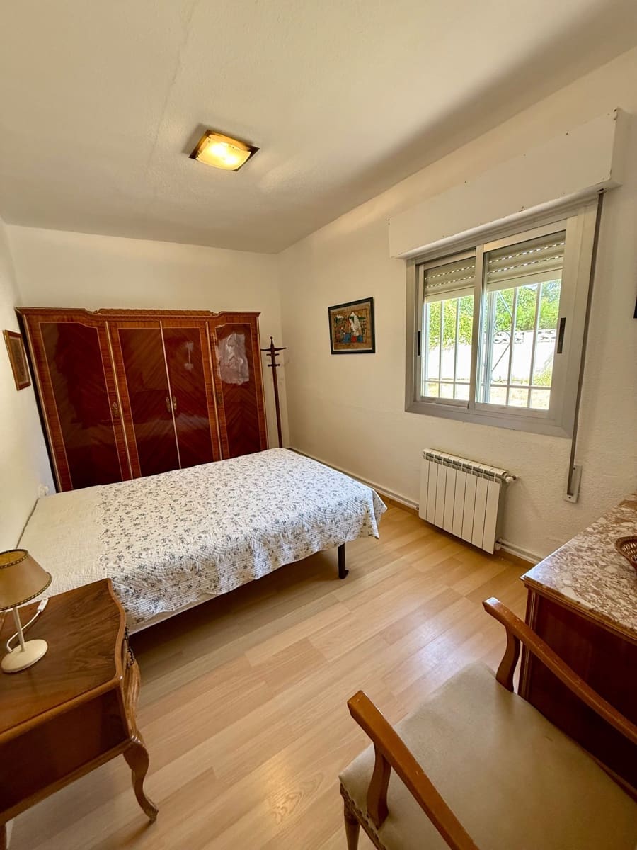 4 bedroom Villa for sale in Biar with pool garage - € 210,000 (Ref: 10033473)