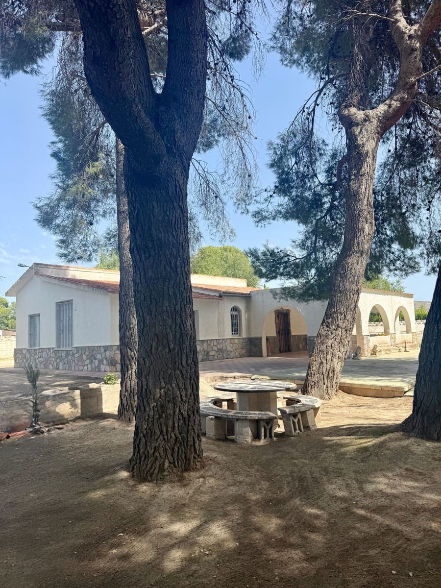4 bedroom Villa for sale in Biar with pool garage - € 210,000 (Ref: 10033473)