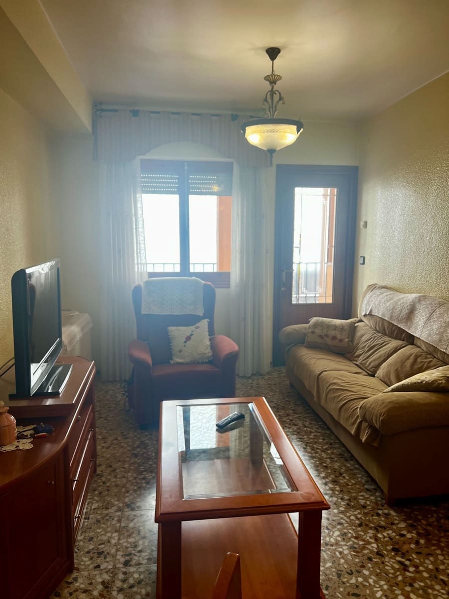 Piso de 3 habitaciones en Biar en venta - 110.000 € (Ref: 10091045)