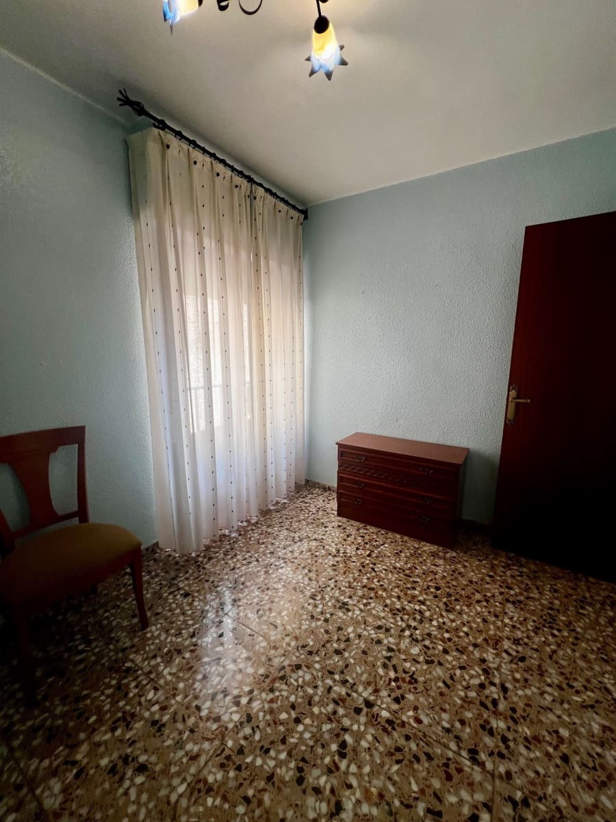 Piso de 3 habitaciones en Biar en venta - 110.000 € (Ref: 10091045)