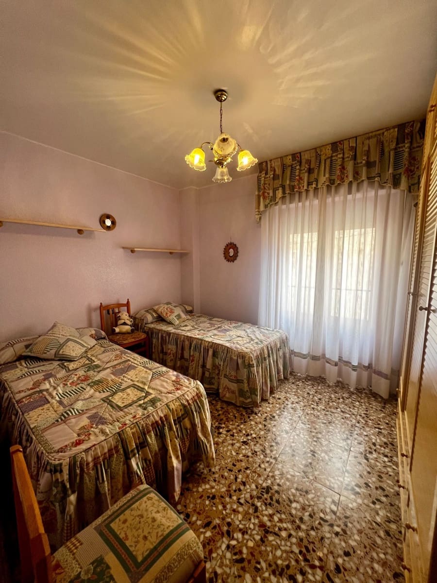 Piso de 3 habitaciones en Biar en venta - 110.000 € (Ref: 10091045)