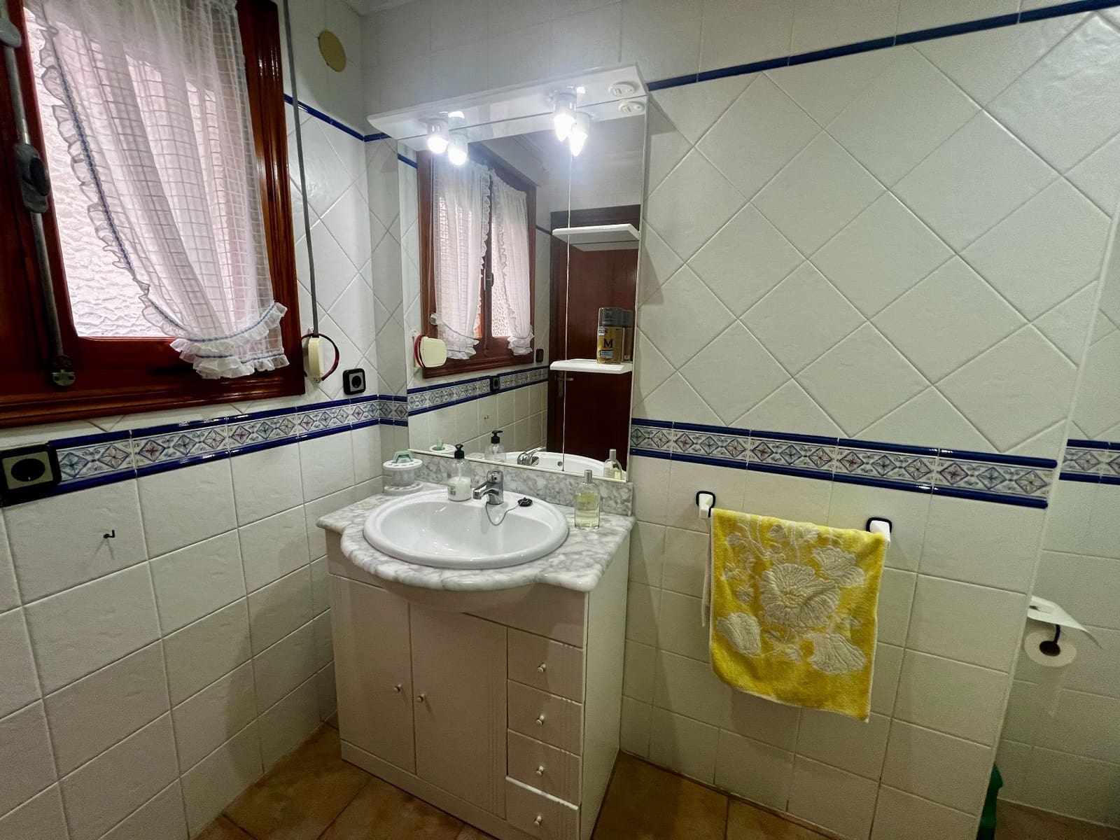 Piso de 3 habitaciones en Biar en venta - 110.000 € (Ref: 10091045)