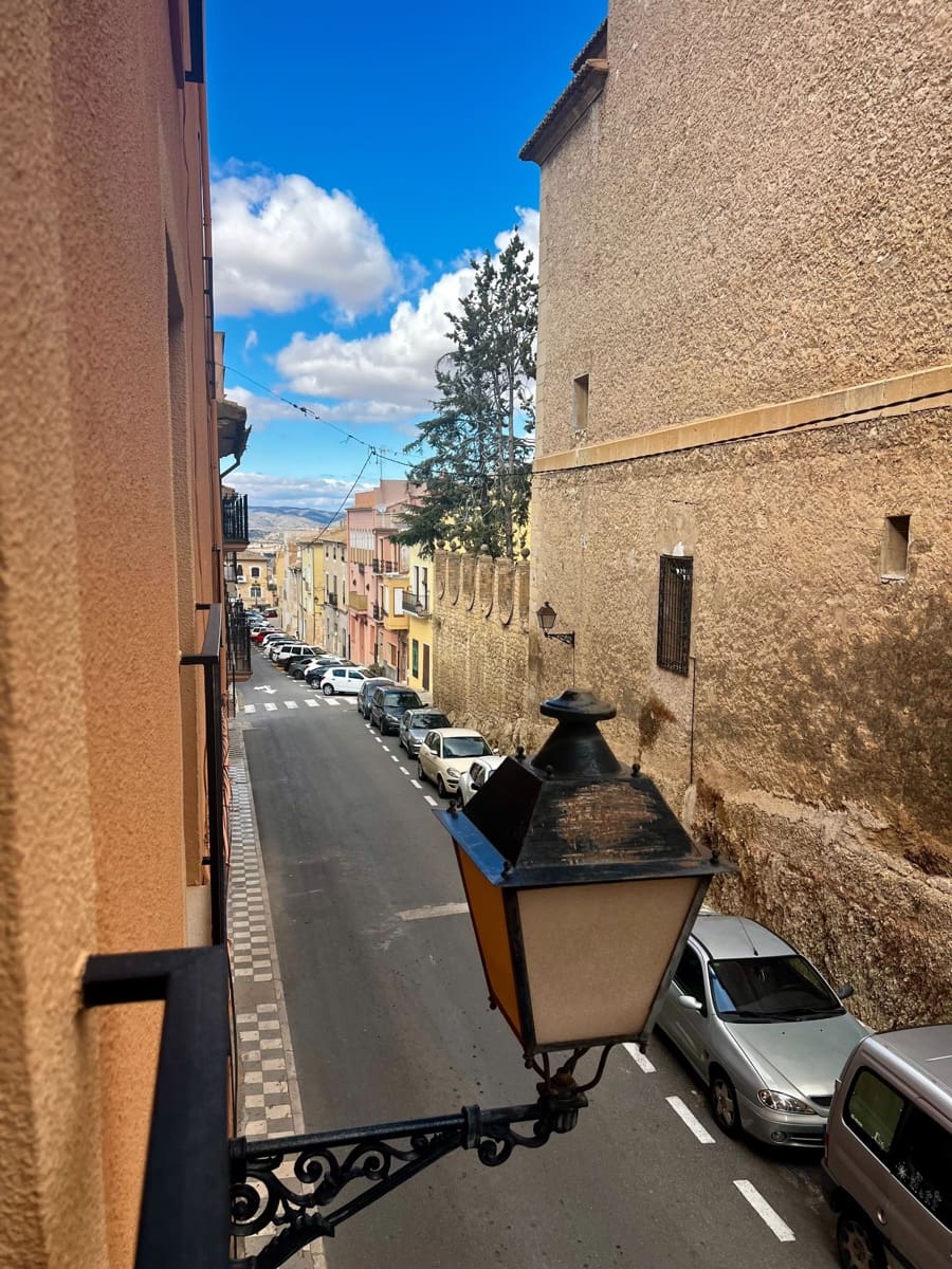 Piso de 3 habitaciones en Biar en venta - 110.000 € (Ref: 10091045)