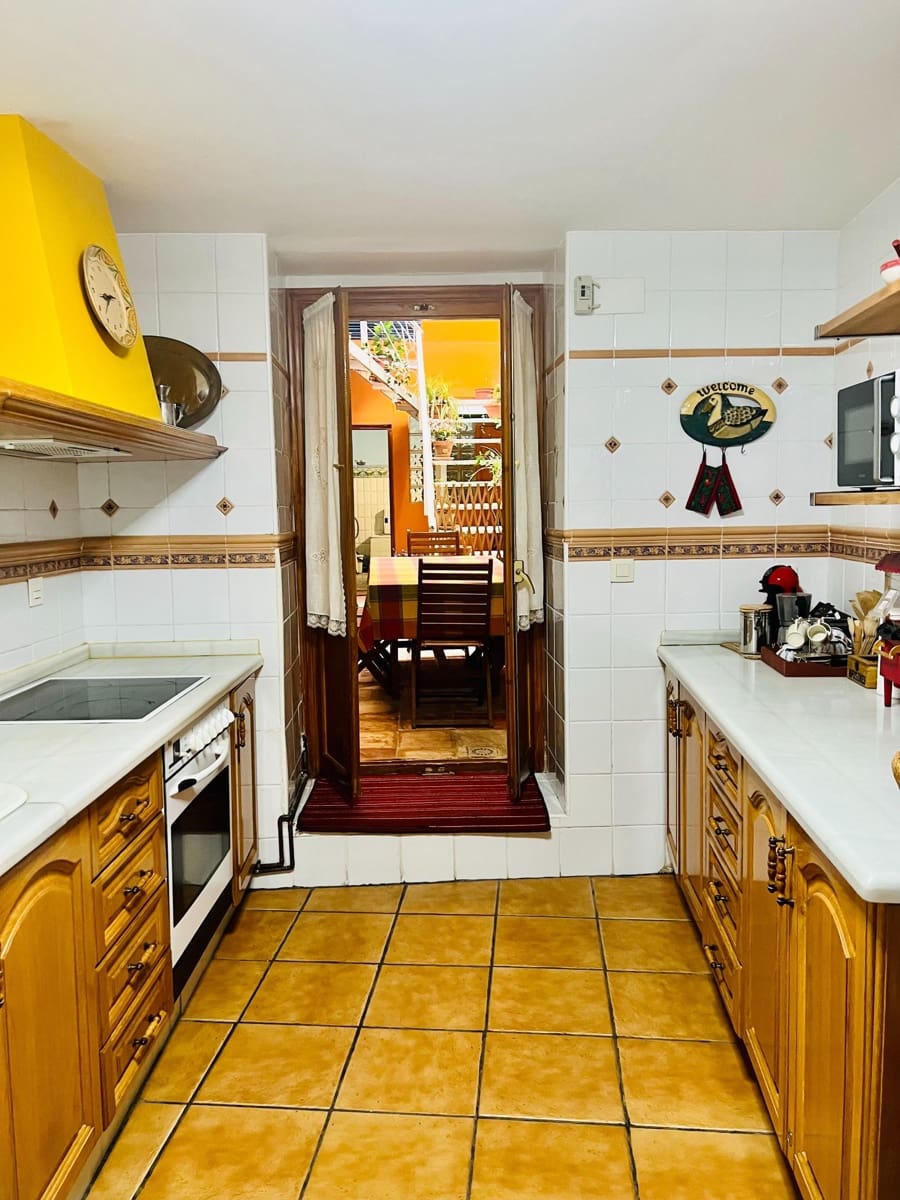 3 bedroom Townhouse for sale in Biar - € 200,000 (Ref: 7912344)