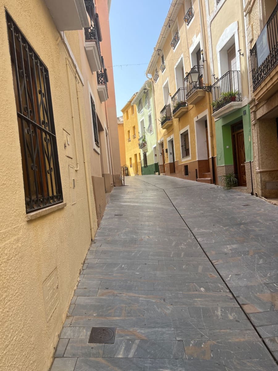 3 bedroom Townhouse for sale in Biar - € 200,000 (Ref: 7912344)