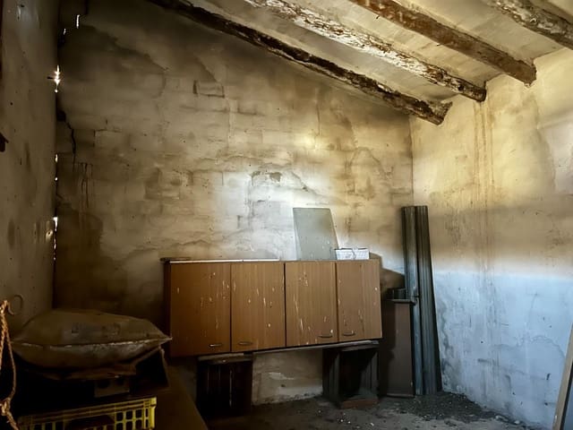 3 bedroom Townhouse for sale in Villena - € 90,000 (Ref: 8116995)