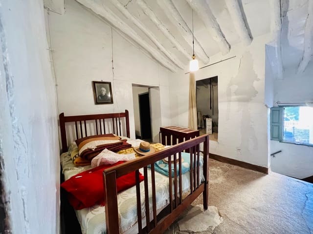 2 bedroom Townhouse for sale in El Camp de Mirra with garage - € 94,000 (Ref: 8349914)