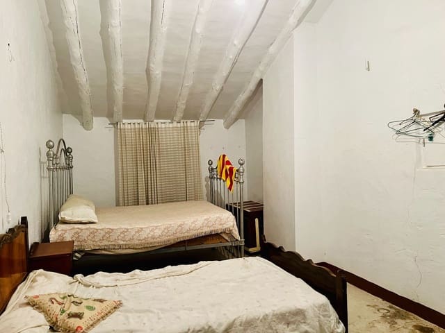 2 bedroom Townhouse for sale in El Camp de Mirra with garage - € 94,000 (Ref: 8349914)