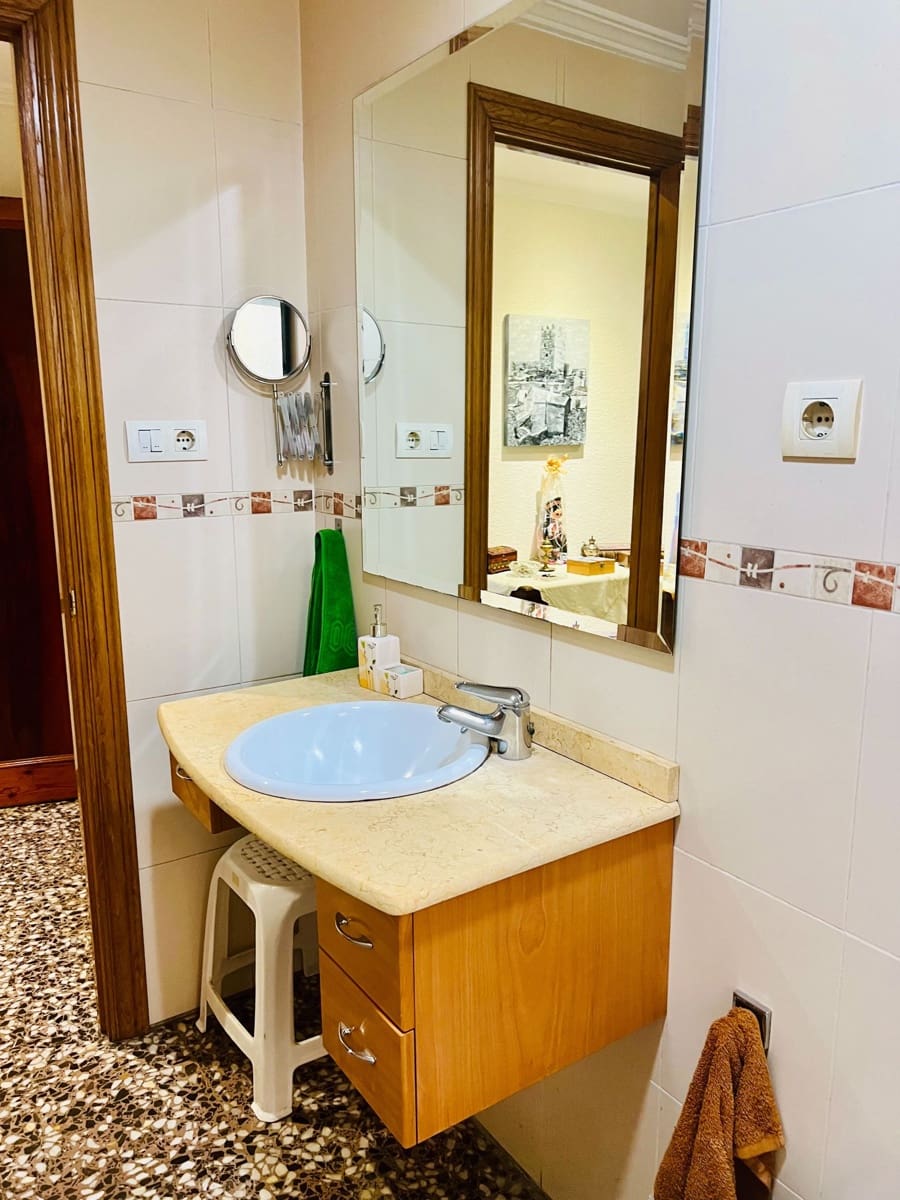 5 sovrum Hus till salu i Villena med garage - 160 000 € (Ref: 8419235)