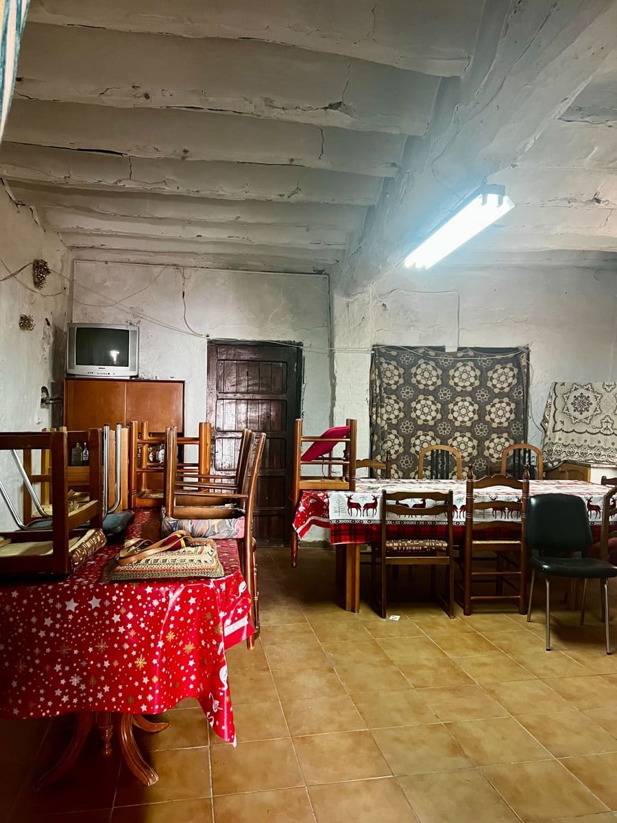 5 soveværelse Byhus til salg i Villena - € 58.900 (Ref: 8435532)