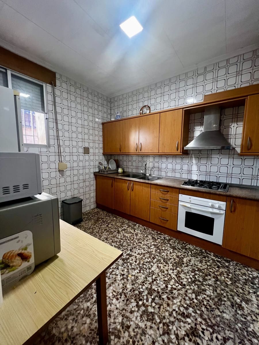 5 soveværelse Byhus til salg i Villena - € 58.900 (Ref: 8435532)