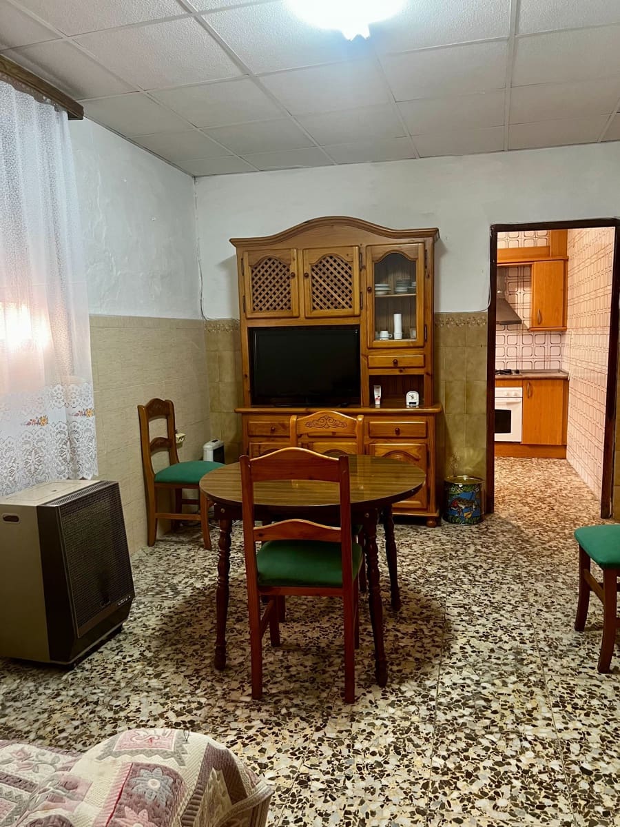 5 soveværelse Byhus til salg i Villena - € 58.900 (Ref: 8435532)