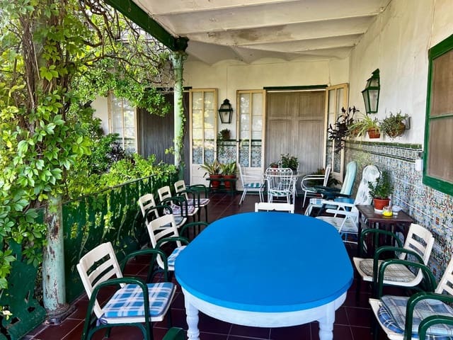 8 bedroom Townhouse for sale in Biar with pool - € 400,000 (Ref: 9016982)