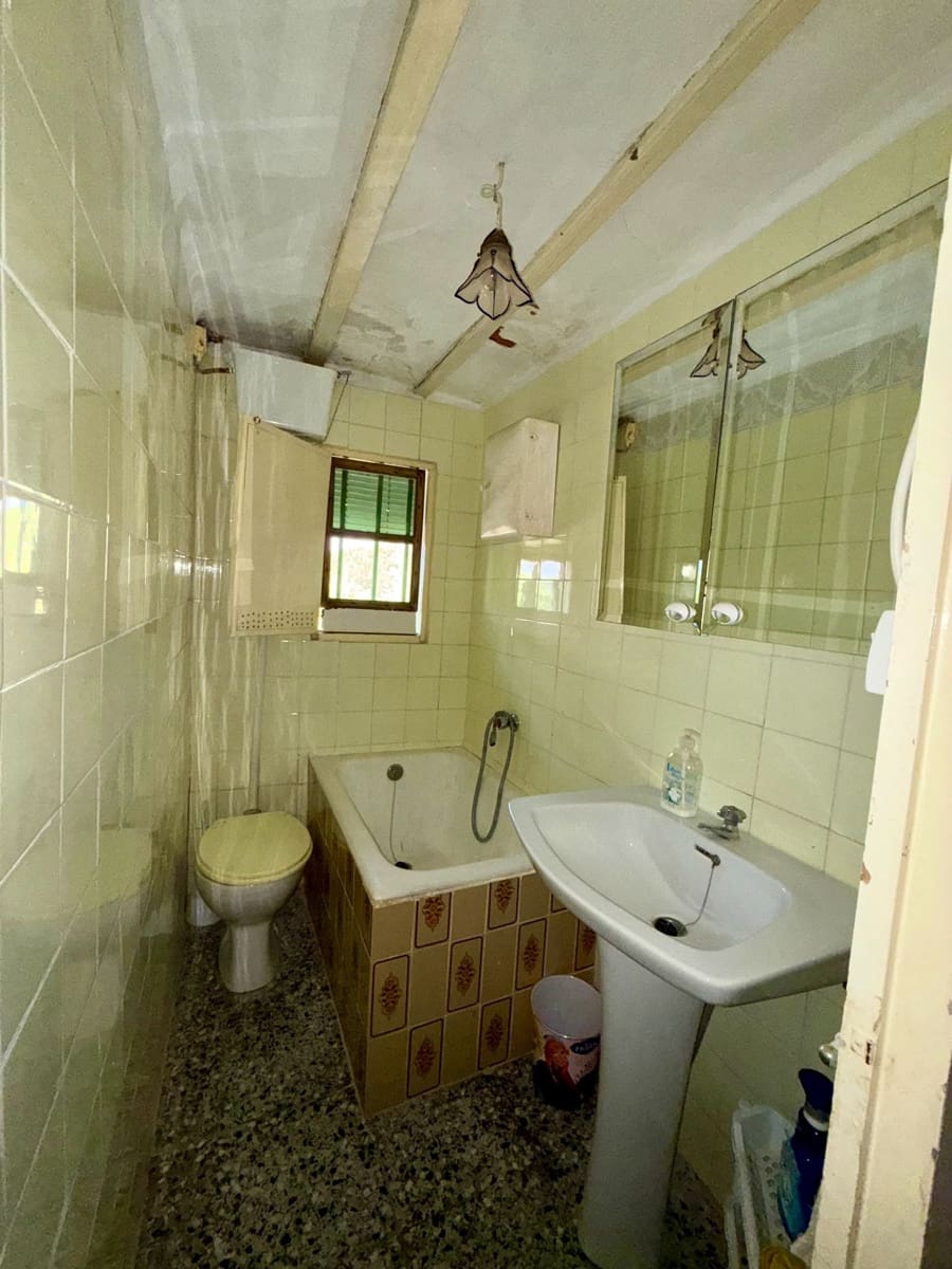 3 bedroom Finca/Country House for sale in Biar with pool garage - € 130,000 (Ref: 9081314)