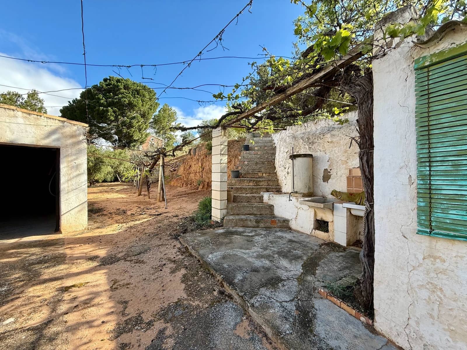 3 bedroom Finca/Country House for sale in Biar with pool garage - € 130,000 (Ref: 9081314)