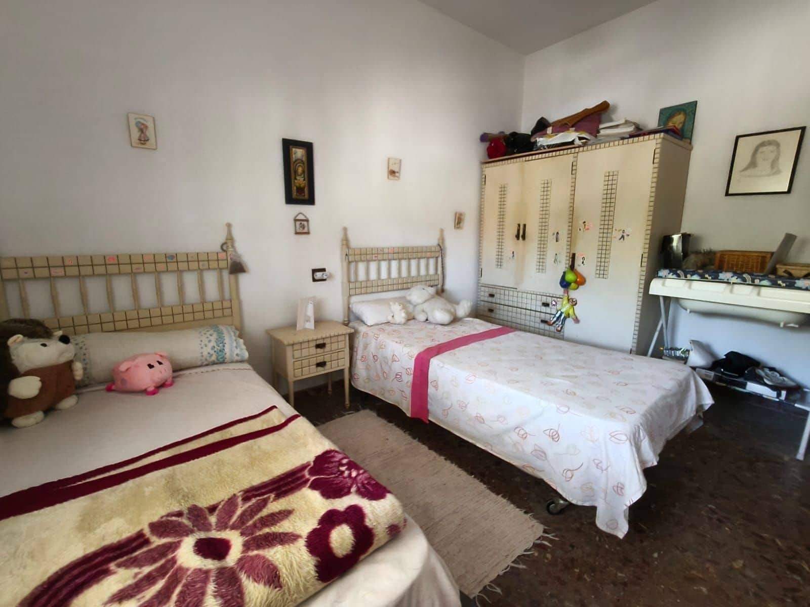 4 bedroom Villa for sale in Villena with pool garage - € 235,000 (Ref: 9111869)