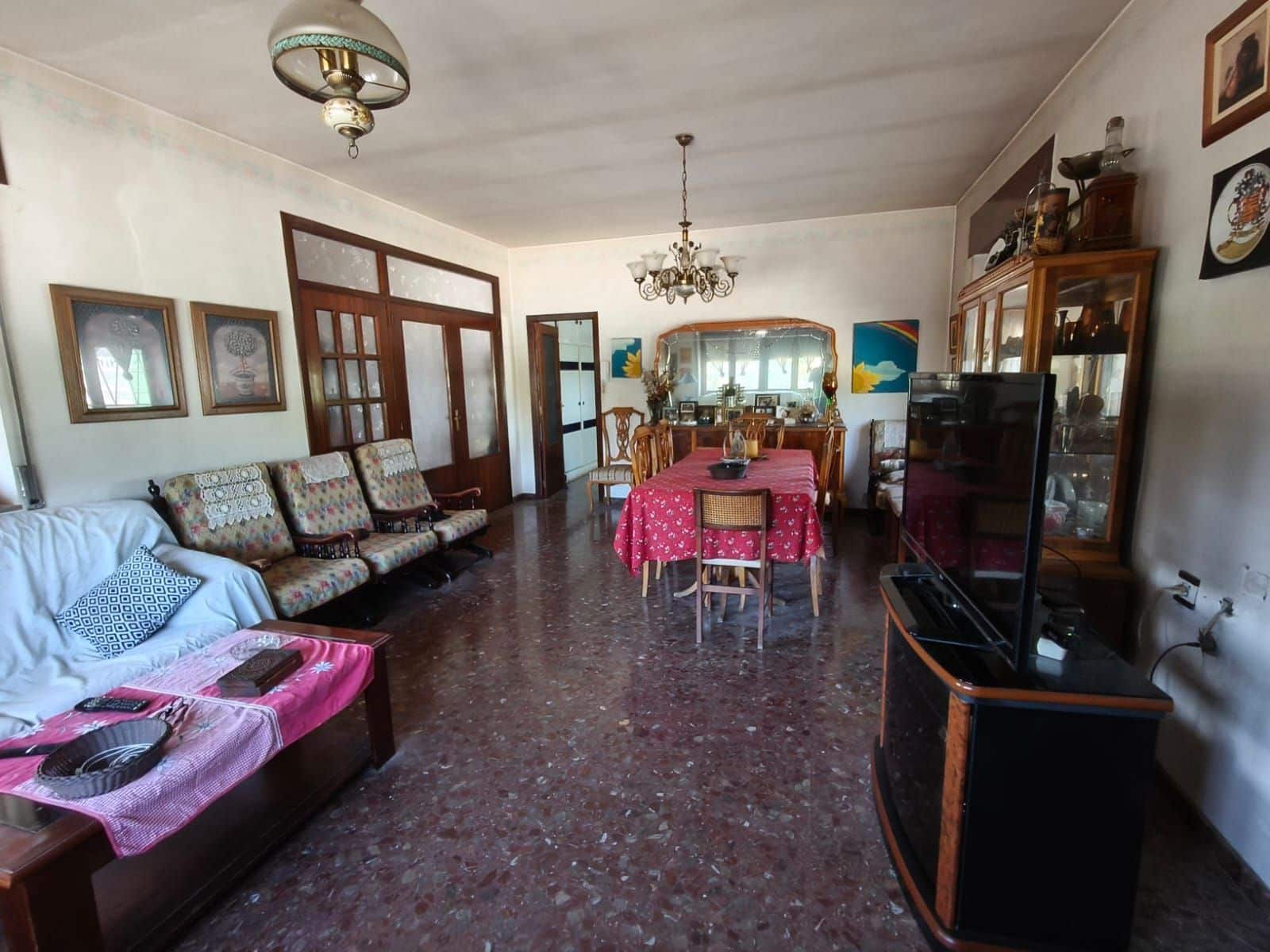 4 bedroom Villa for sale in Villena with pool garage - € 235,000 (Ref: 9111869)