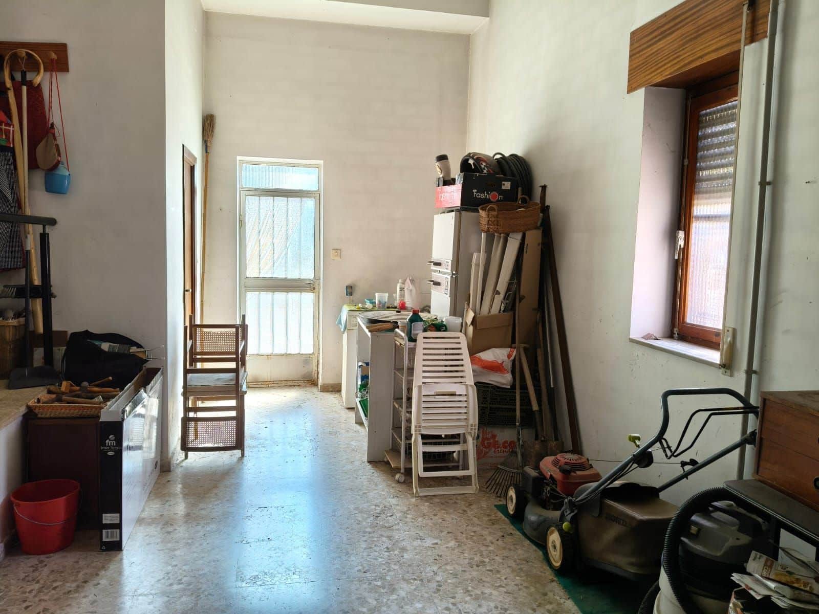 4 bedroom Villa for sale in Villena with pool garage - € 235,000 (Ref: 9111869)