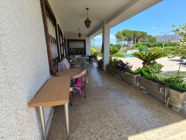 4 bedroom Villa for sale in Villena with pool garage - € 235,000 (Ref: 9111869)