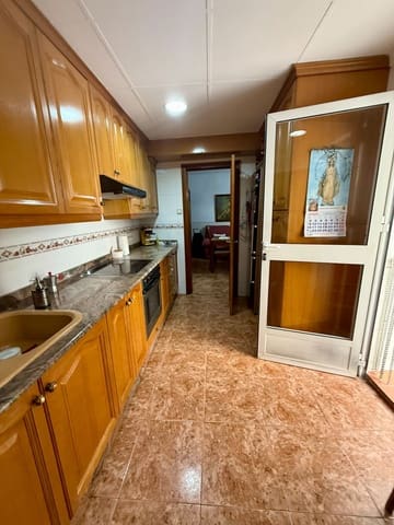 4 bedroom Townhouse for sale in Villena - € 99,900 (Ref: 9117004)