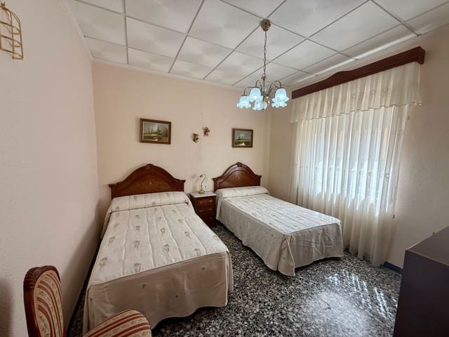 3 soverom Hus til salgs i Villena med garasje - € 150 000 (Ref: 9288032)