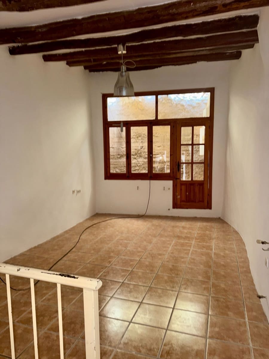 2 bedroom Townhouse for sale in Biar - € 59,000 (Ref: 9393883)