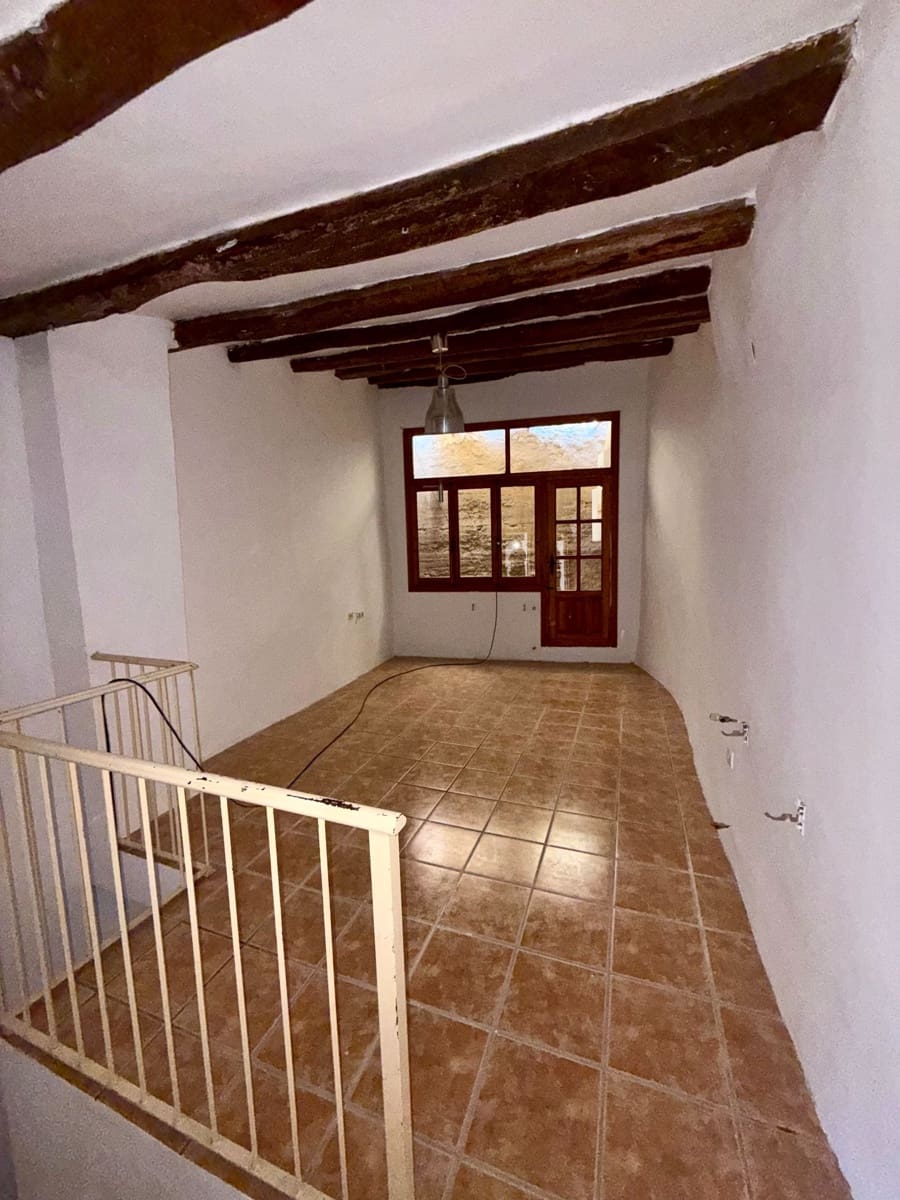 2 bedroom Townhouse for sale in Biar - € 59,000 (Ref: 9393883)