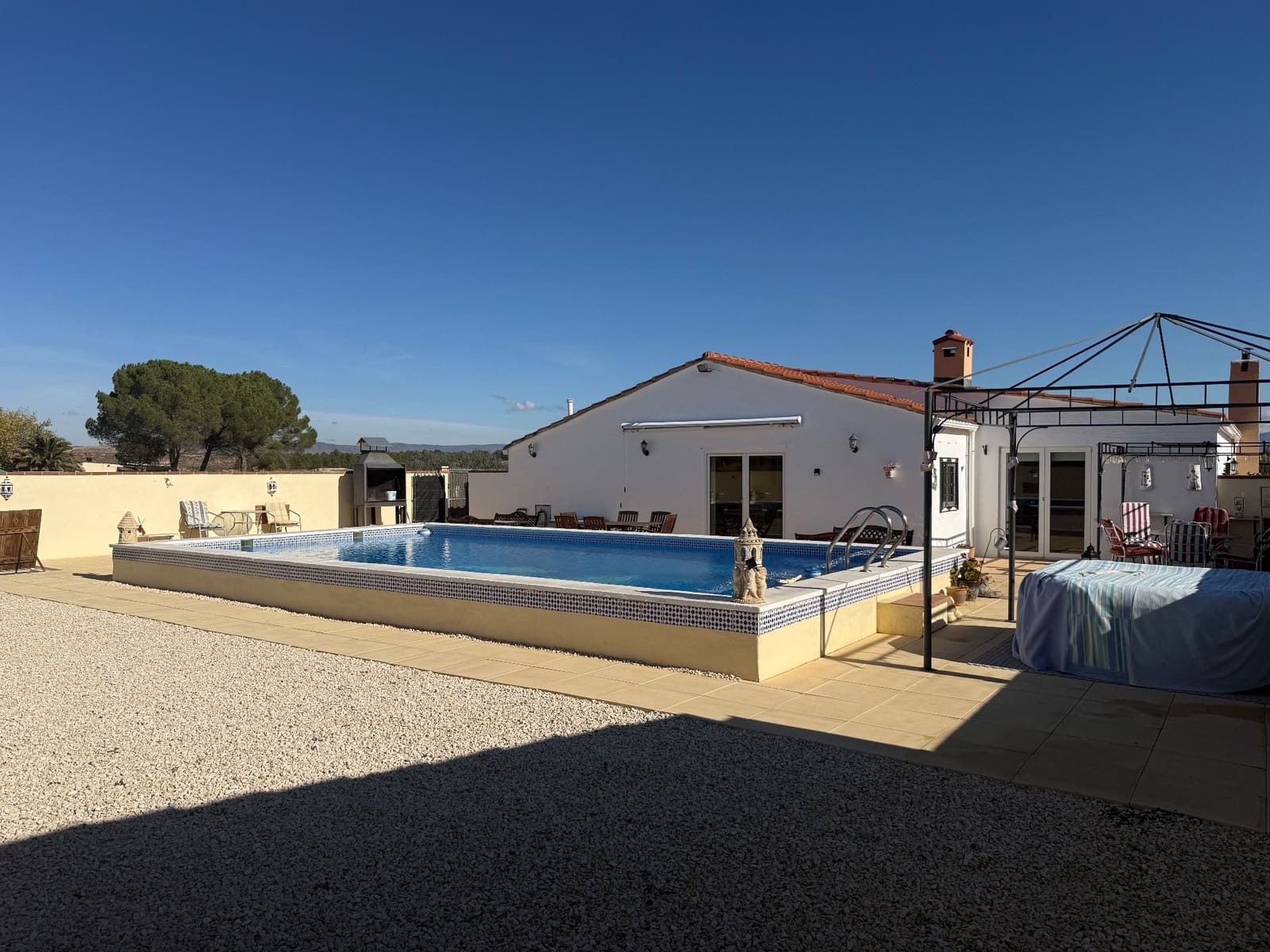 4 quarto Moradia para venda em Villena com piscina garagem - 280 000 € (Ref: 9426915)