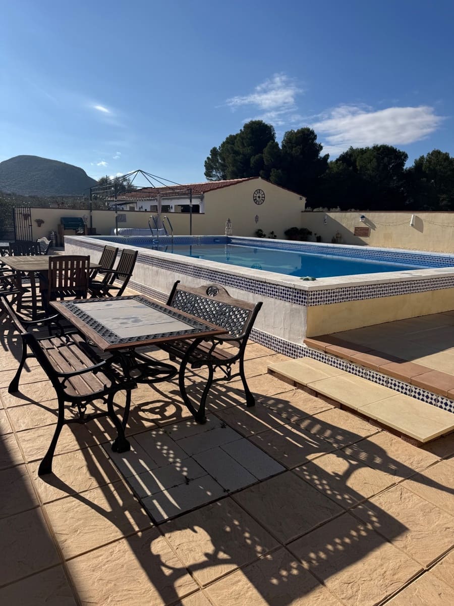 4 quarto Moradia para venda em Villena com piscina garagem - 280 000 € (Ref: 9426915)