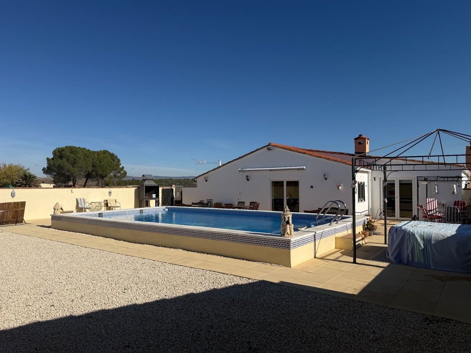 4 quarto Moradia para venda em Villena com piscina garagem - 280 000 € (Ref: 9426915)