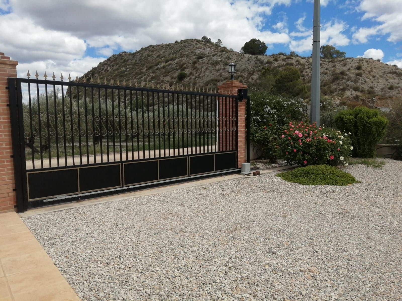 4 soveværelse Villa til salg i Villena med swimmingpool garage - € 280.000 (Ref: 9426915)