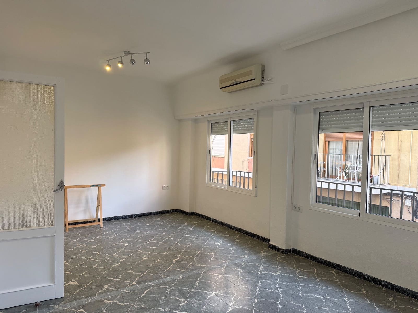 Appartement de 2 chambres à louer à Villena - 550 € (Ref: 9471153)